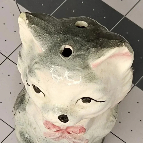 vintage cat kitten salt and pepper shaker grey kitten pink collar shakers - Picture 2 of 9